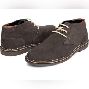 Size 7 1/2 Men’s Kenneth Cole Reaction chukka boot in grey suede (desert man)